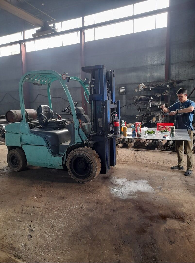 Корпоратив и импровизированный стол 