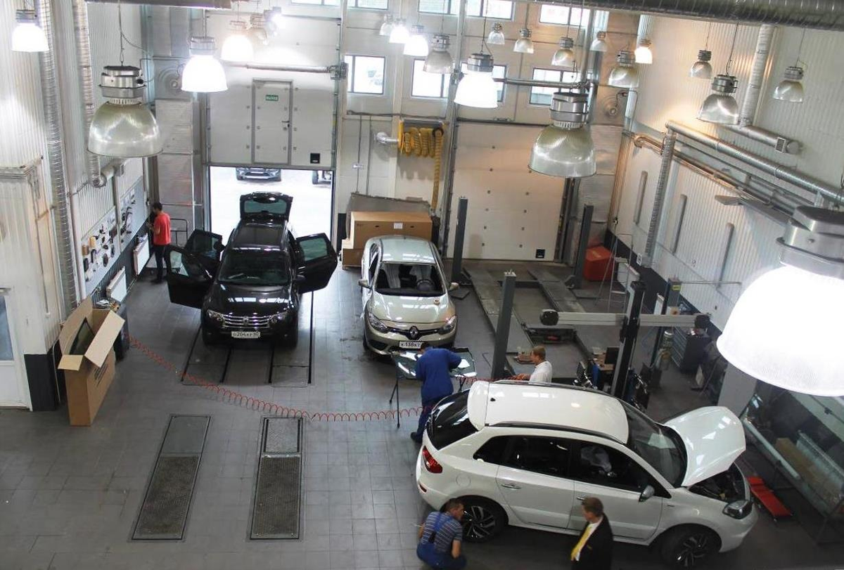 Пример таких полов дилера Renault