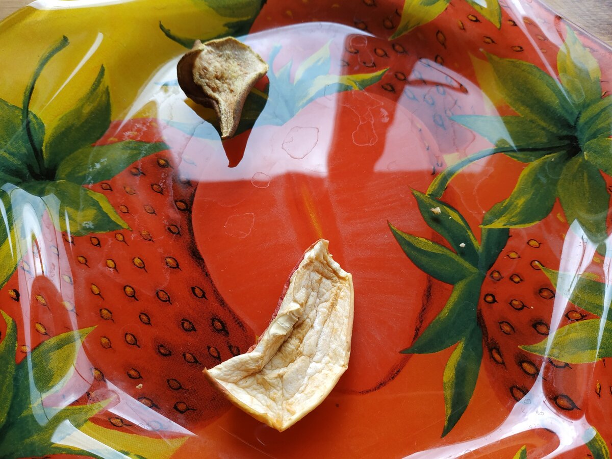 Ролл филадельфия с яблоком. Можно ли сушить яблоки в мультиварке. Ролл. Суши роллы булгаково банзай. Суши яблоки.