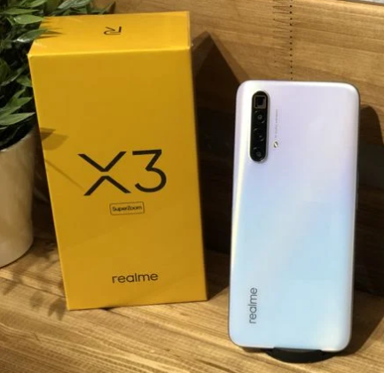 красавец Realme X3 Superzoom