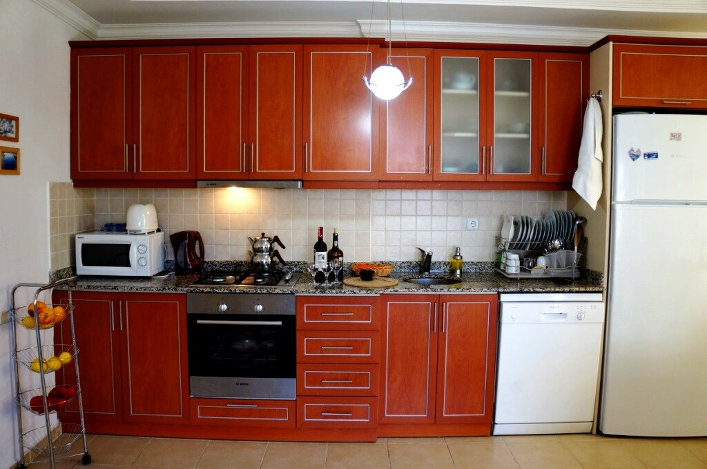 Квартиры в Турции  продаются с кухней, но без техники. 