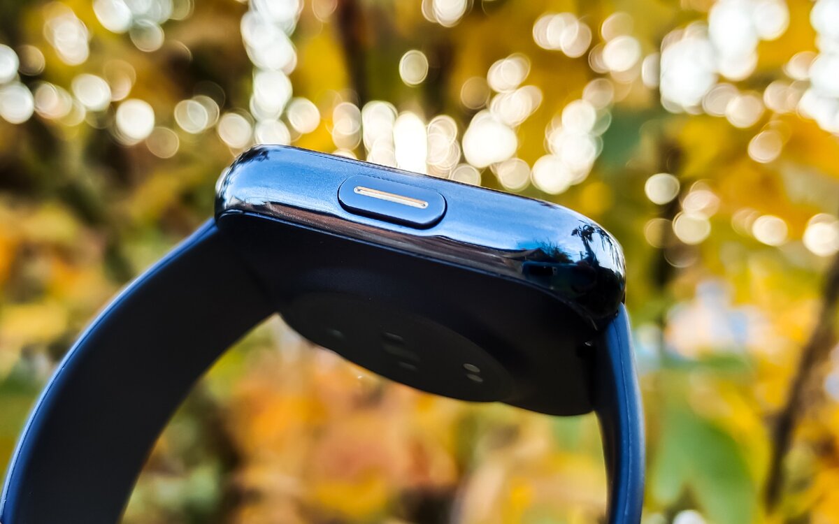 Единственная кнопка на Realme Watch нужна для включения и активации экрана