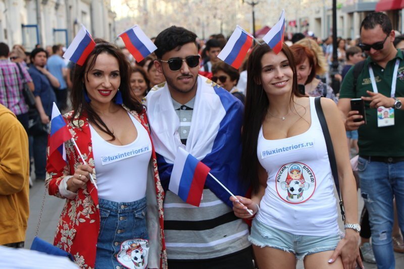 молодежь на улицах Москвы 2018