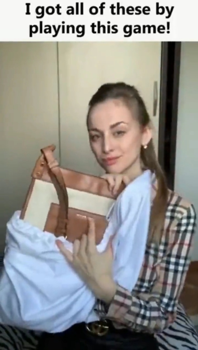 Берут какое-то чужое видео, в котором много дорогих вещей или денег