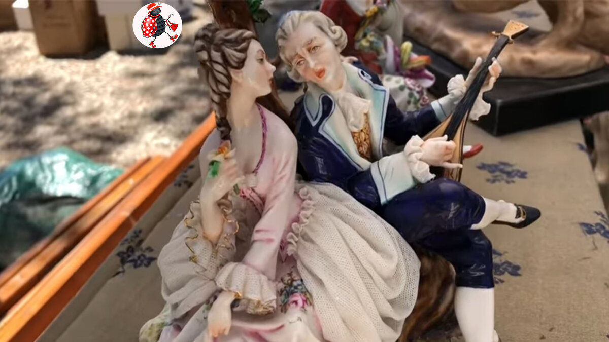 Смотрите какую прекрасную фарфоровую статуэтку я увидела! Ставьте лайк! пишите комментарии! Подписывайтесь на канал!!! Всем буду благодарна и рада! 