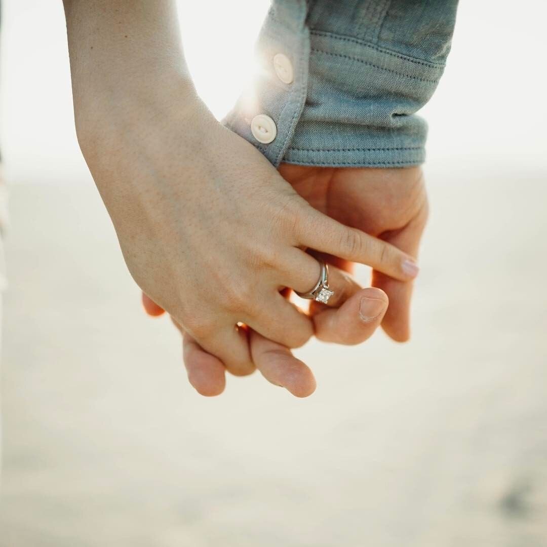 рисование эстетика. милые руки. мышь в руке. милые руки. милые руки.