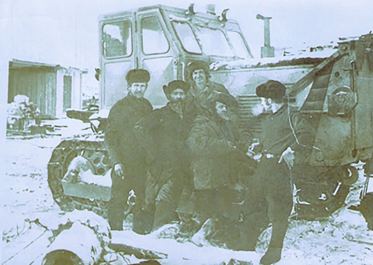 Александр Арьков работал на бульдозере: отсыпал насыпь для моста через Таюру