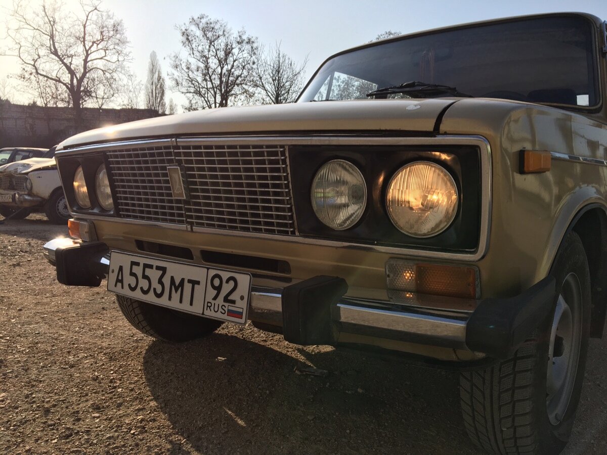 На фоне битой "Копейки" мое корытце в то утро смотрелось еще ничего так.