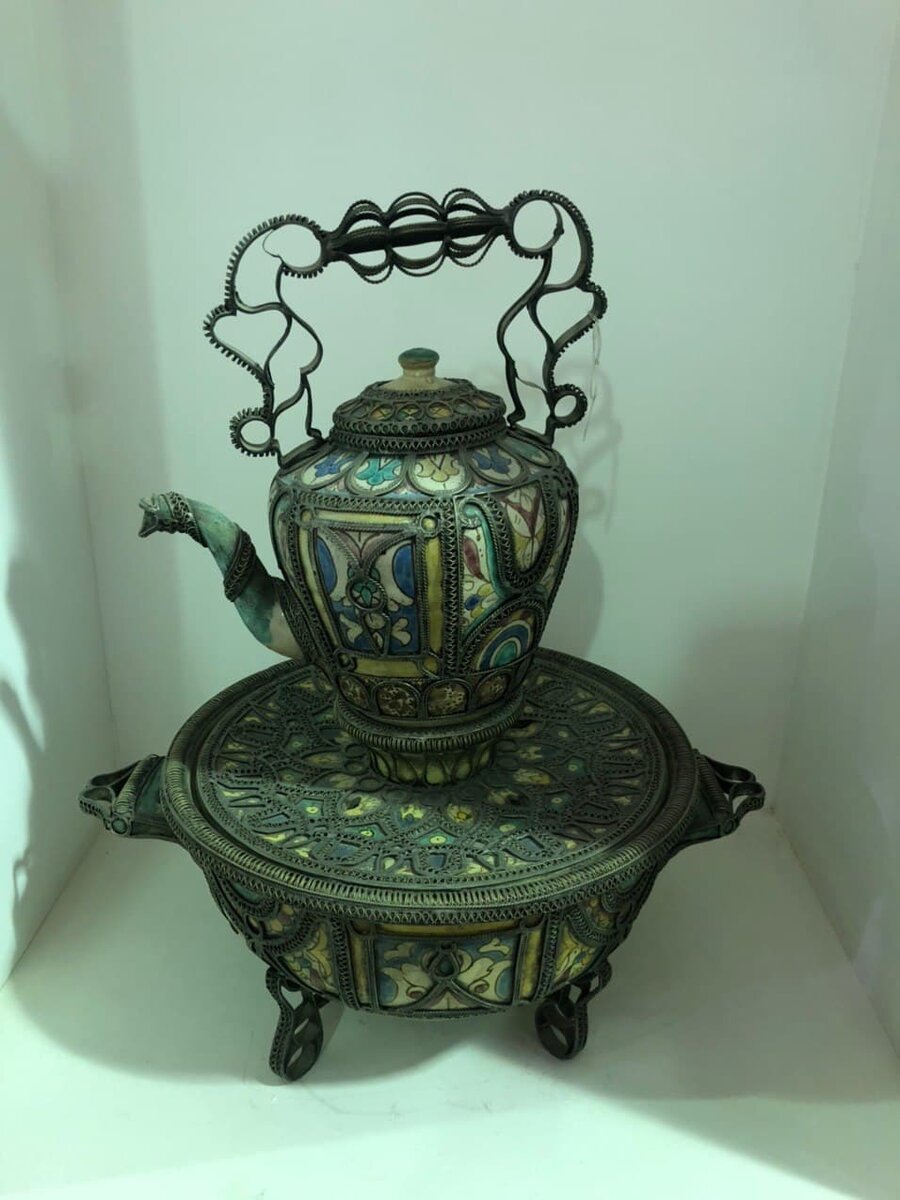 Невероятная коллекция различных артефактов с 4 континентов