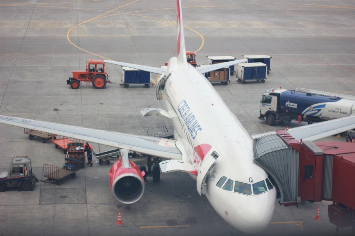 Главное выбрать столик возле окна