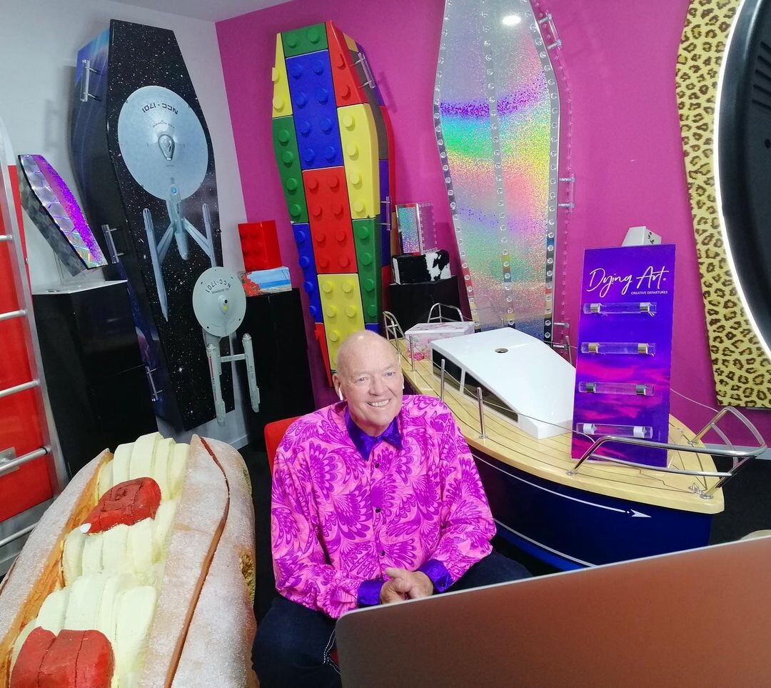 © Instagram / dyingartcaskets 