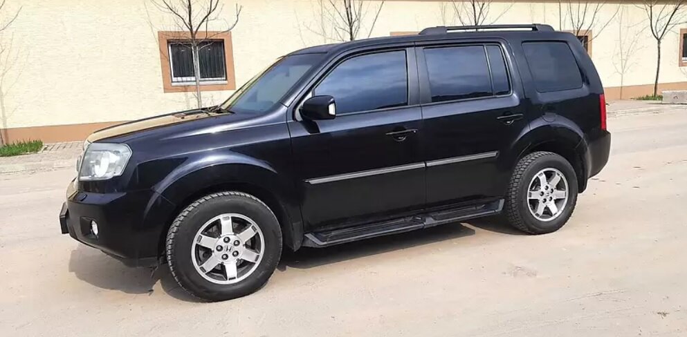 Хонда Пилот.