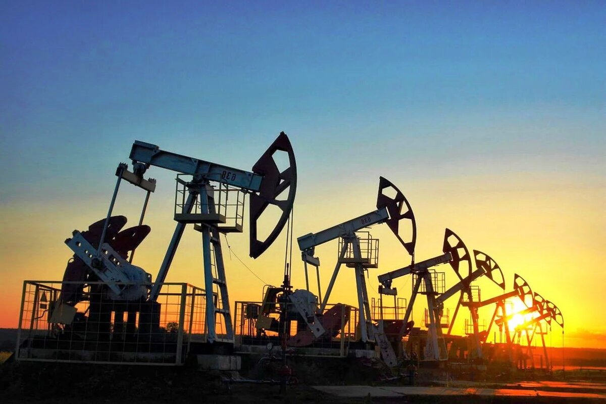 Добыча нефти (фото из открытых источников).