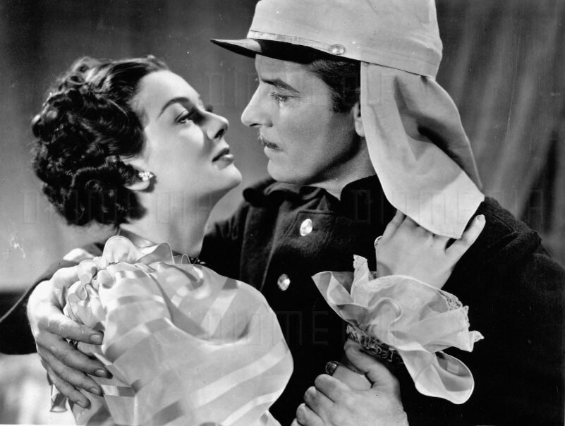 Под двумя флагами