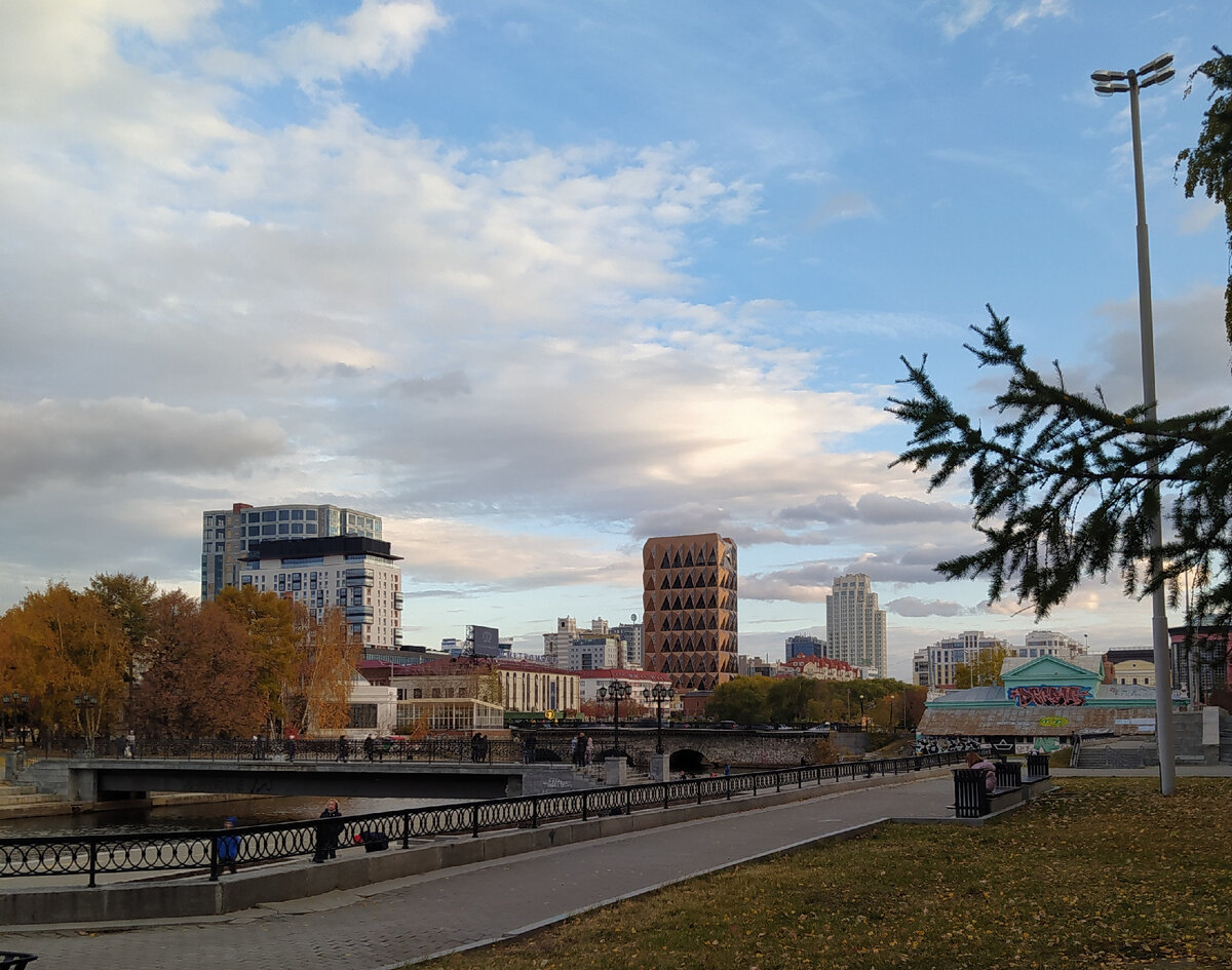 Екатеринбург, Набережная реки Исеть