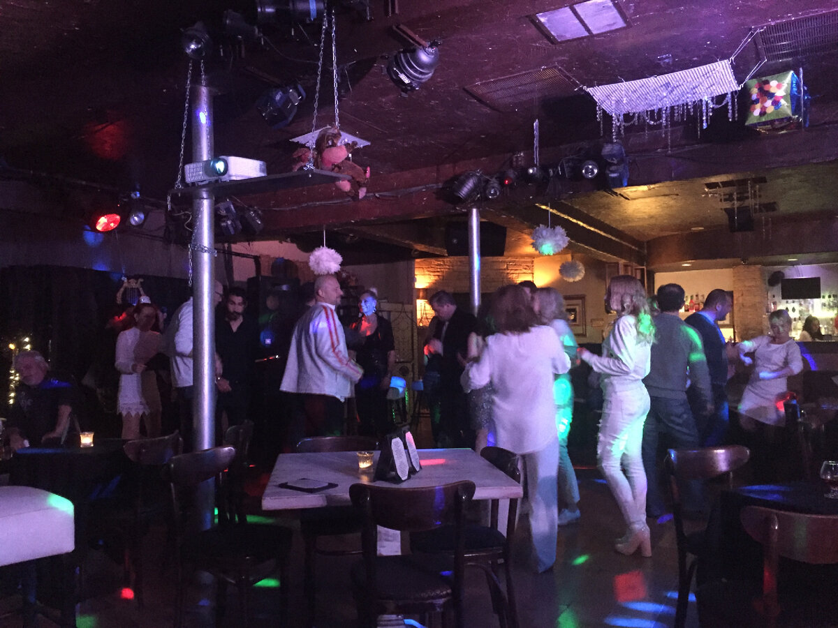 В клубе Лос-Анджелеса