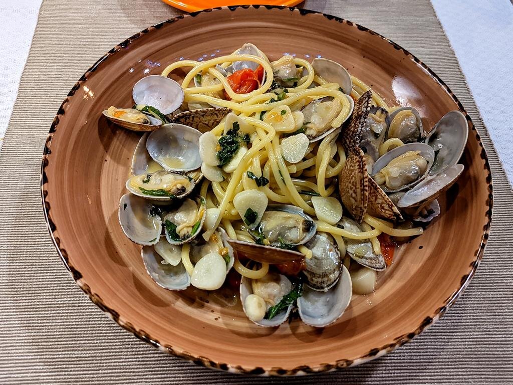 вонголе ударение. лингвини с вонголе. вонголе ракушки. спагетти алле вонголе. вонголе мактра.