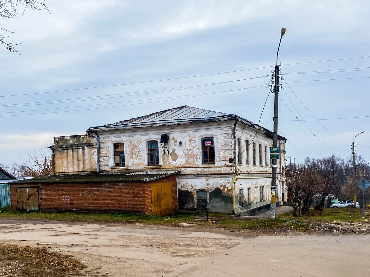 Погода сапожок по часам. Крестовоздвиженская Церковь посёлок сапожок Рязанской. Сапожок Рязанская область гостиница. Сапожок Рязанская область СПТУ.