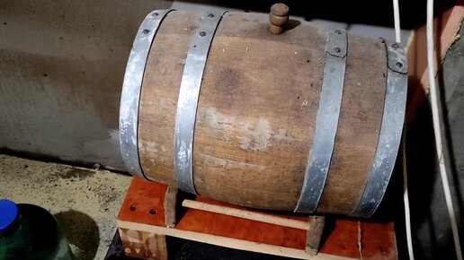 Бочонок для самогона. Чачу в дубовую бочку. Дубовые бочки геннадия селиванова. Дубовая бочка чача. Бочонок для вина велес.