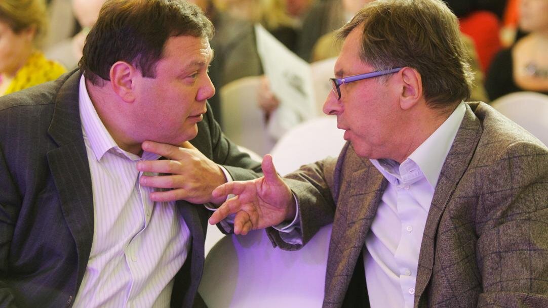 Ну и как вам, олигархи на Западе? Ссылка на фото https://goo.su/tIHJ.