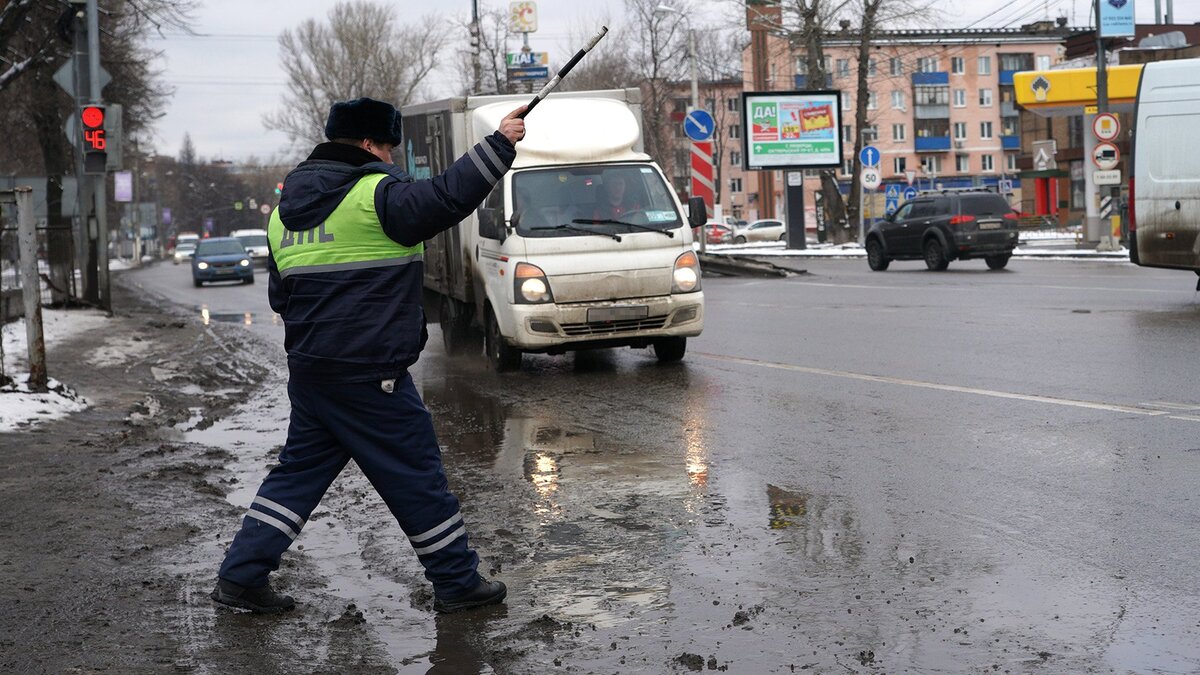 Как ловят должников на дорогах | Известия | Дзен