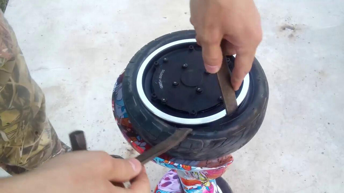 Как заклеить колесо на гироскутере самостоятельно