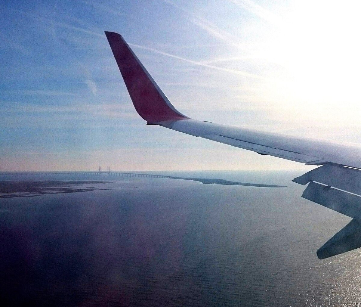 Пролетая рядом с Эресуннским мостом