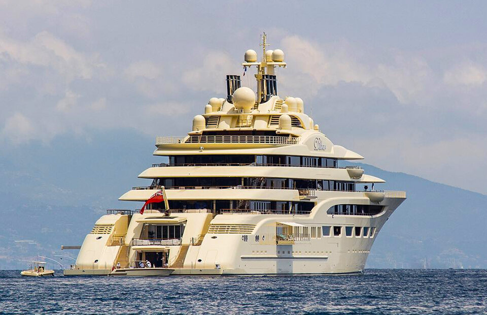 © YACHTHARBOUR.COM