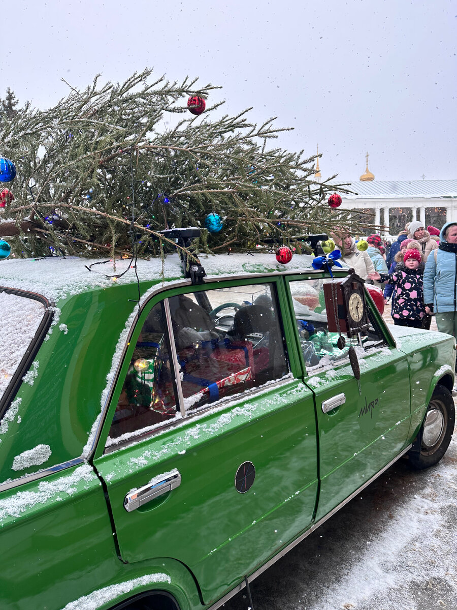 У галлереи Myra