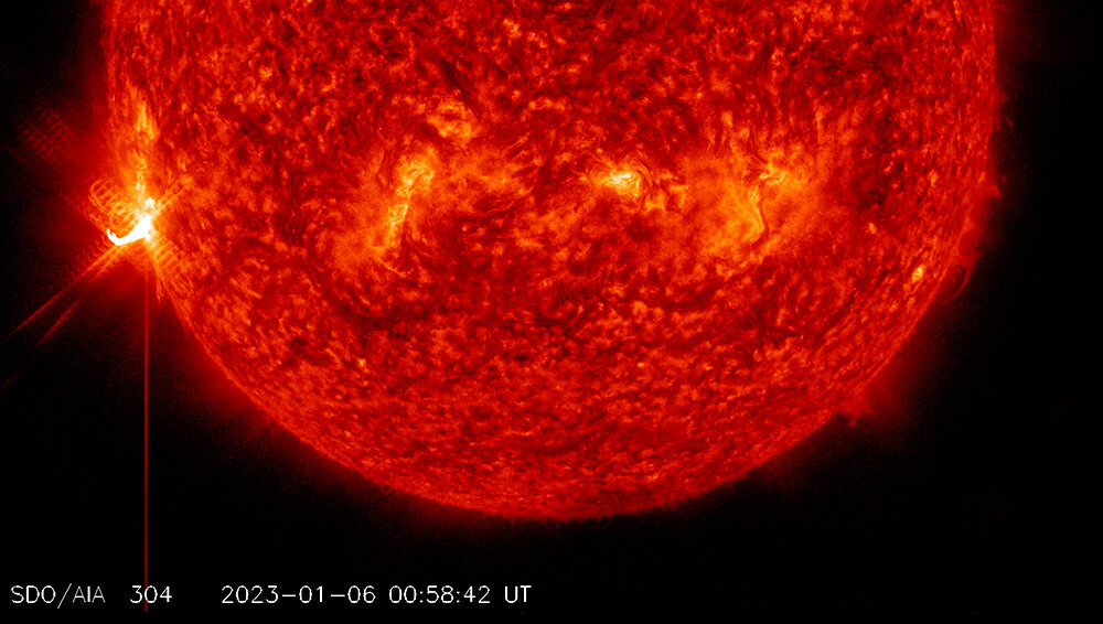 Солнечная вспышка 2023. Вспышки на солнце. Сильная вспышка на солнце. 4 июля 2024 вспышки. Солнечный вспышка на солнце 2024.