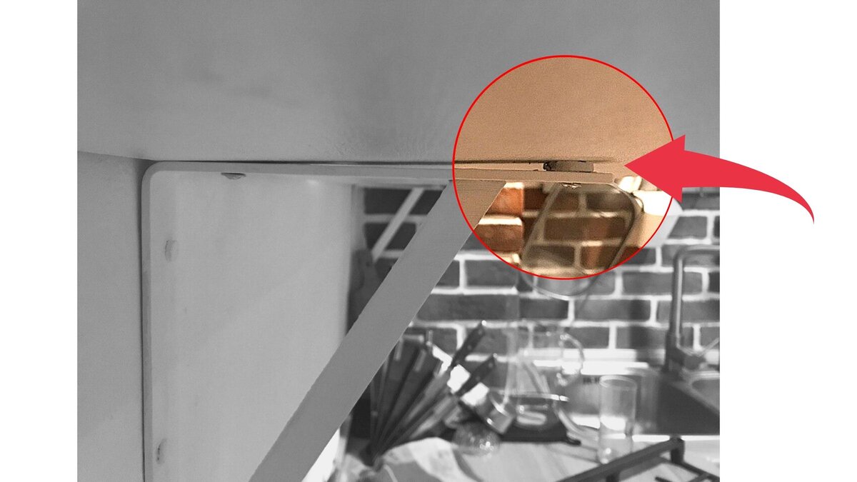 А что это? А это мы отрезали 4 мм от винной пробки. Содержимое бутылки пришлось выпить. Одни убытки...