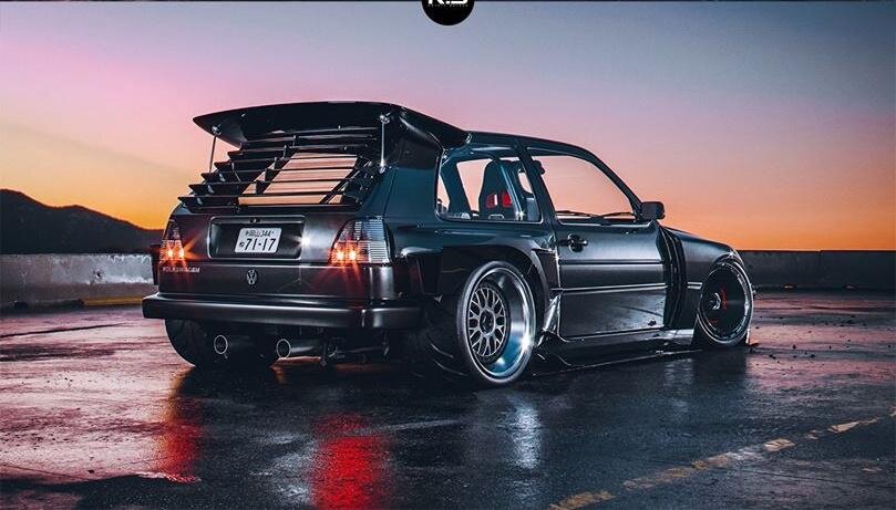 Ещё одна полная тюнинг-программа от известного дизайнера – с экстремальным широкофюзеляжным боди-китом для VW Golf 2!