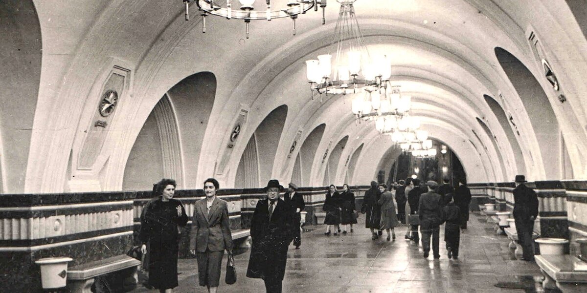 Подземный вестибюль станции «Фрунзенская». 1957 год. Главархив 