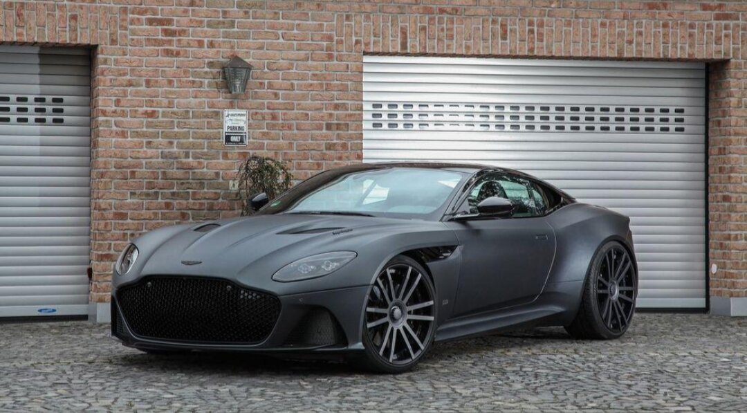 Aston Martin 