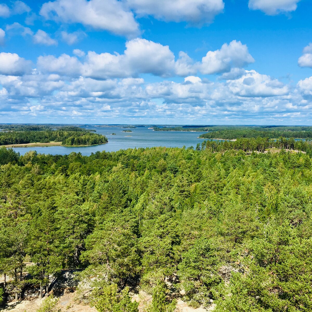 На острове Хоутскари