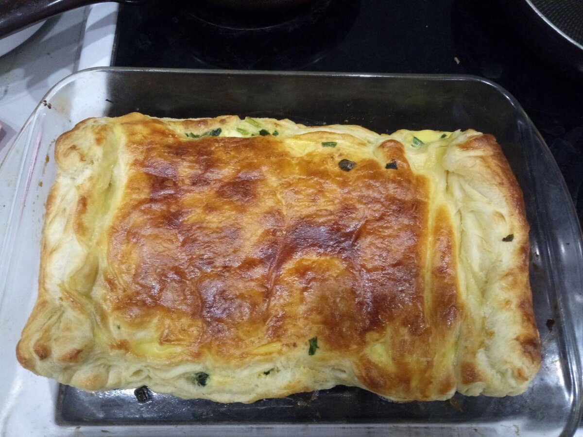 Пирог с зеленым луком и яйцом