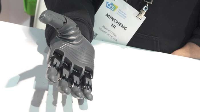 1Протез с ИИ BrainRobotics

Предельно полезная вещь, которая может полностью вернуть человека к полноценной жизни. Протез имеет возможность «обучения» в процессе использования, поэтому позволяет совершать практически неограниченный набор действий, причём без особого труда со стороны владельца.