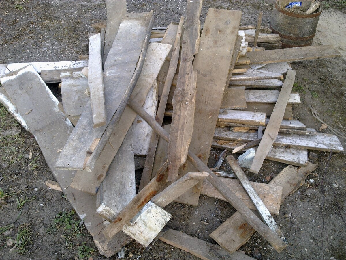 Выкинули все старые доски,делать,так делать!