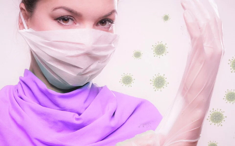 Фото: Яндекс Картинки. Перчатки и защитная маска при правильном ношении снижают риск заражения вирусом