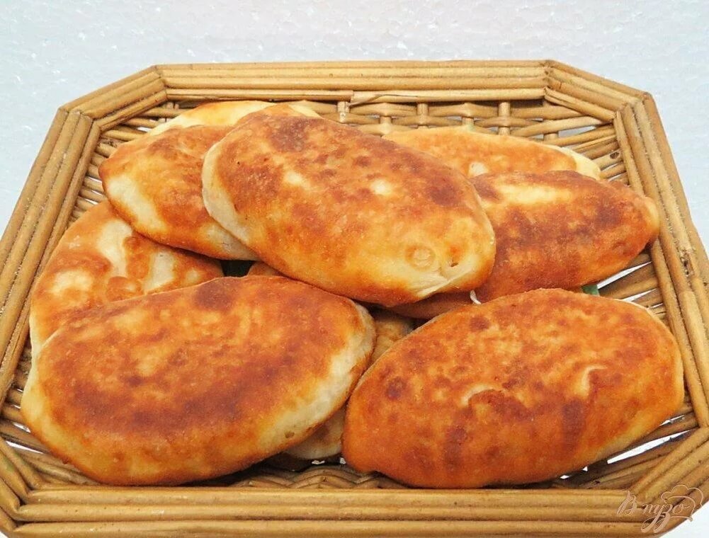 Пирожки из творожного теста с яблоками