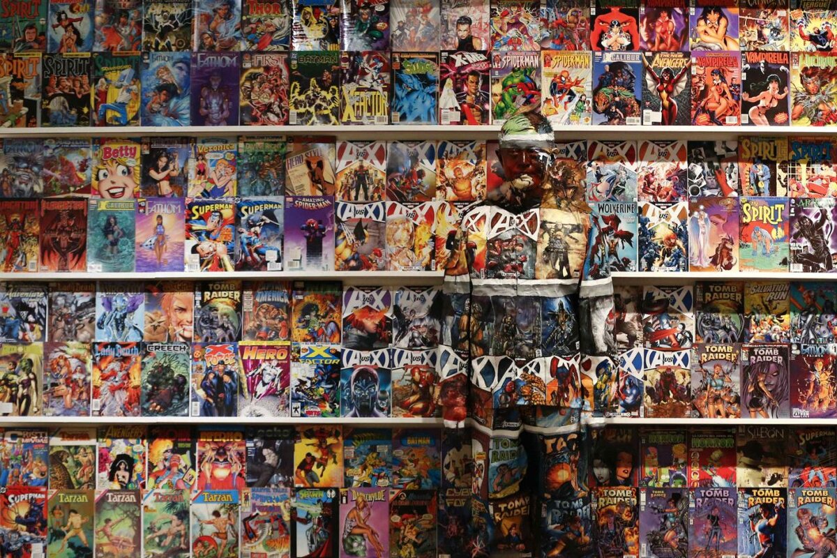 Портрет Liu Bolin китайский художник,советую ознакомится с его работами) Источник: Yahoo