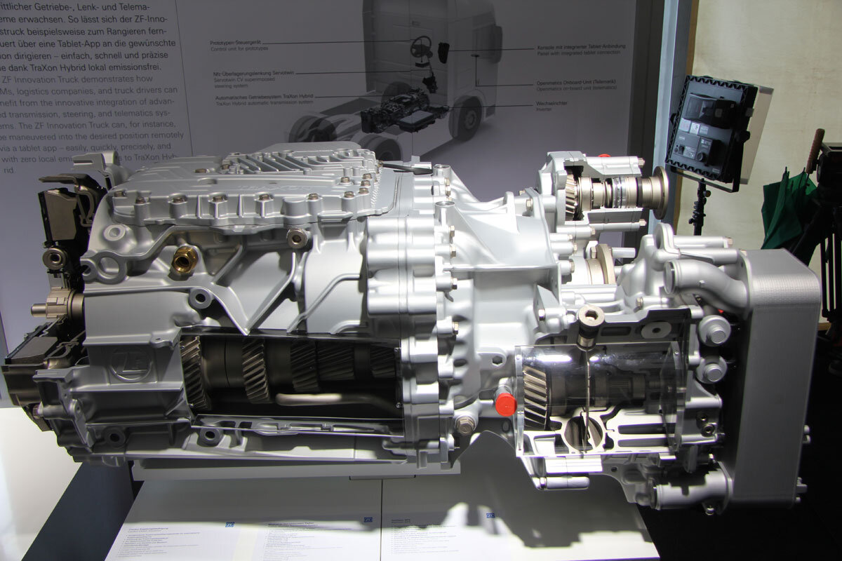 Двигатель коробка автомат. ZF Traxon КАМАЗ-54901. КПП ZF Traxon КАМАЗ. КПП КАМАЗ 54901. 12tx2210 ZF
