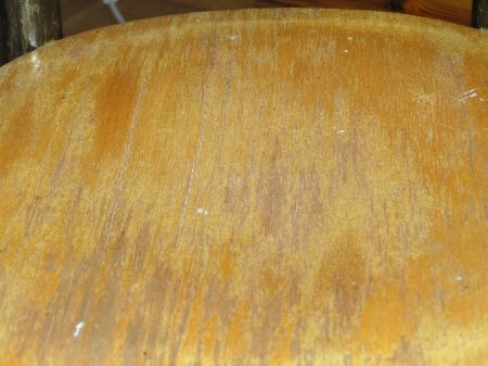 Трещины на мебели