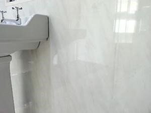 Применение панелей ПВХ для обшивки стен в ванной
