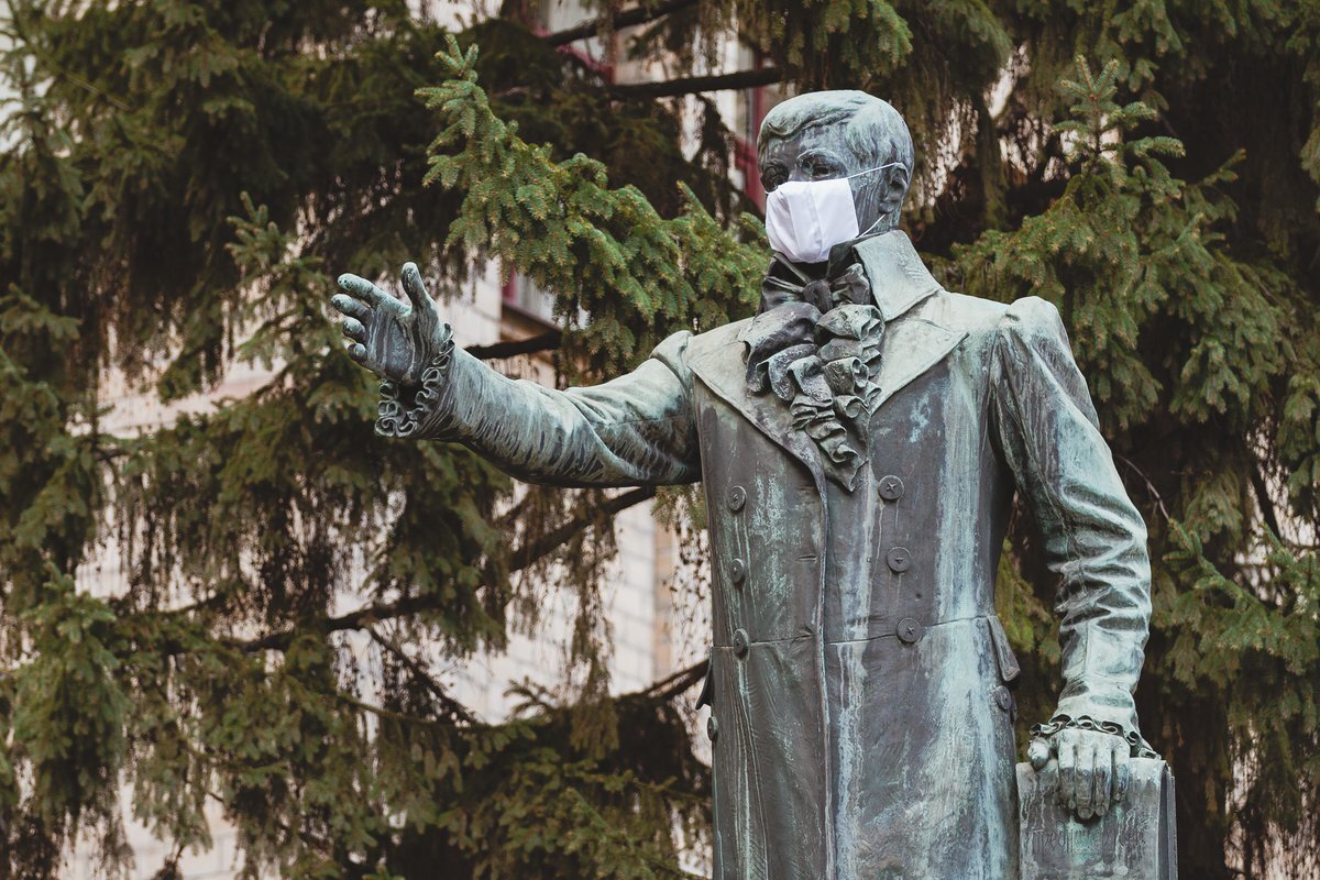 Призывает носит маски и перчатки. Источник фото: https://clck.ru/Rdyws