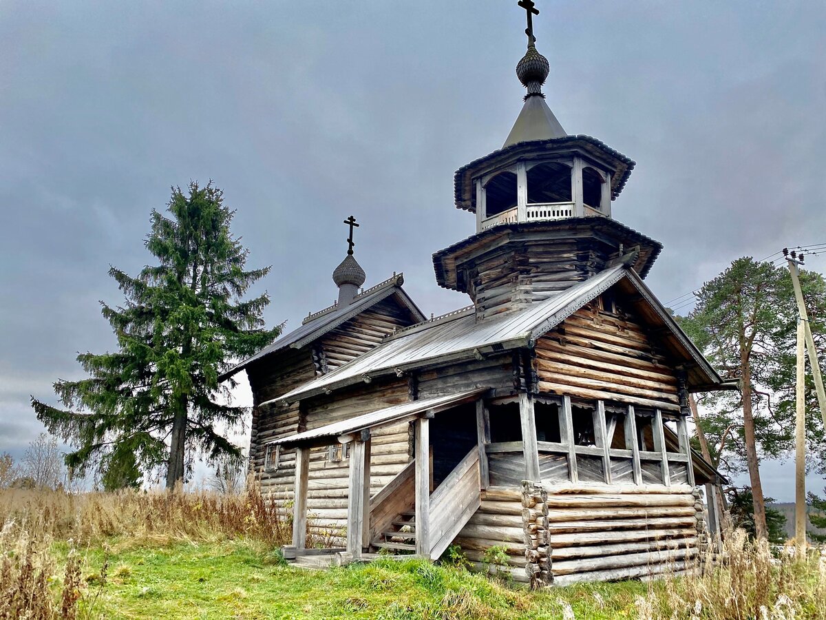 Часовни карелии. Часовни карелии. Часовня архангела михаила карелия. Часовни заонежья. Коккойла пряжинский район деревня.