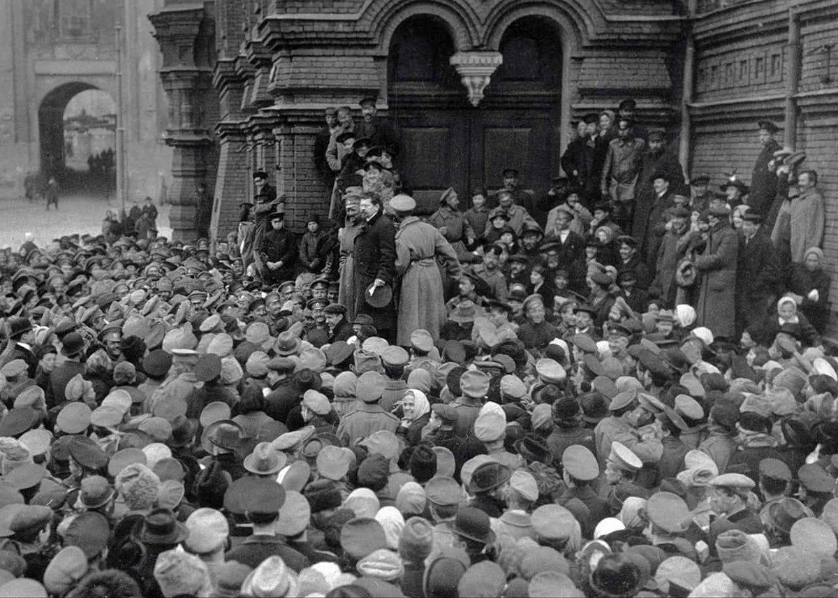 Российская революция. Февральская революция 1917 на красной площади. Революционные толпы 1917. Революция в Петрограде 1905 года. Октябрьская революция 1917 Церковь