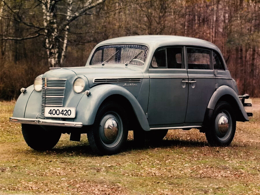 Вот он, Москвич 400, ставший первым в истории прокладчиком мобильности народа