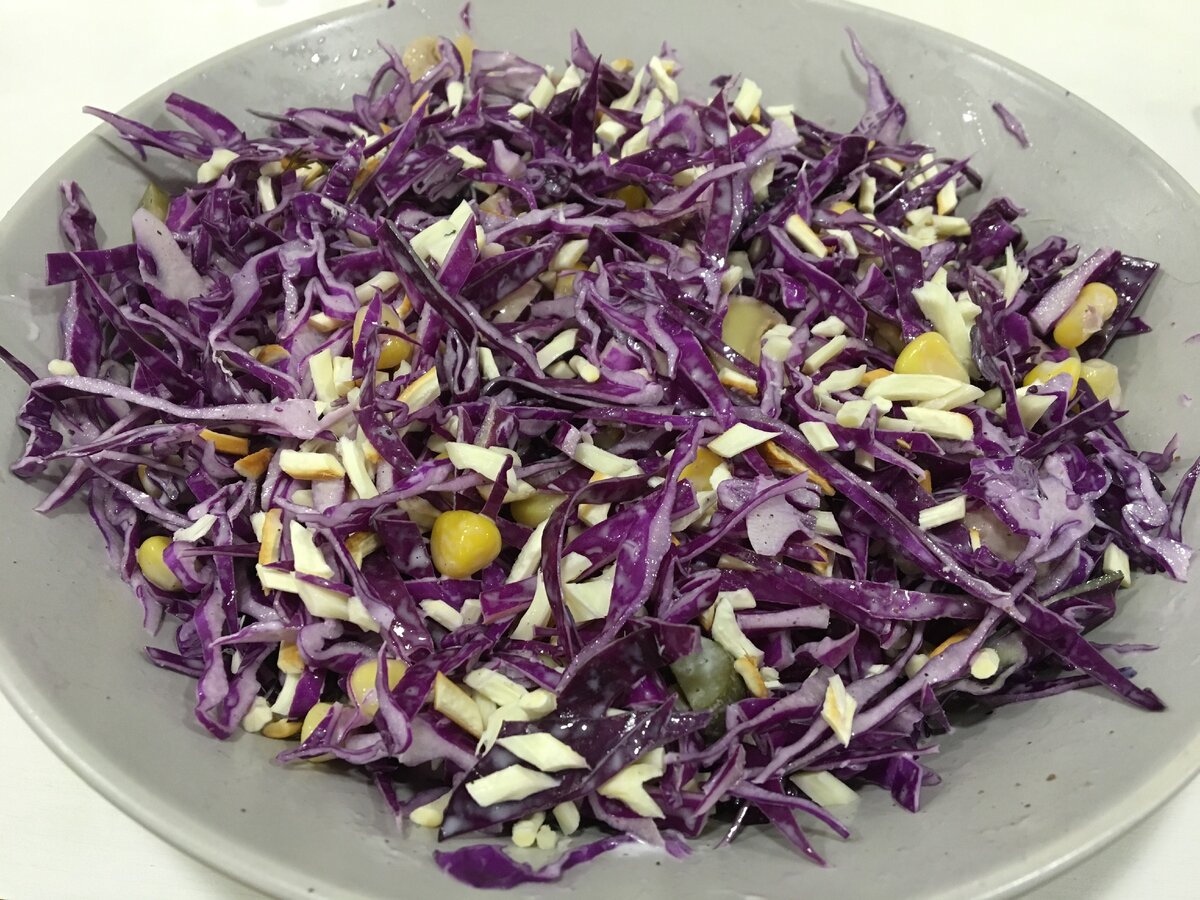 Как приготовить салат из краснокочанной капусты с колбасой - Салат из капусты от ЕДА