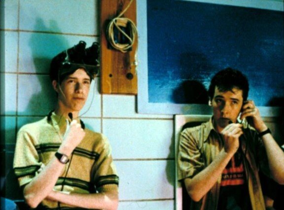 кадр из фильма "Шестнадцать свечей"